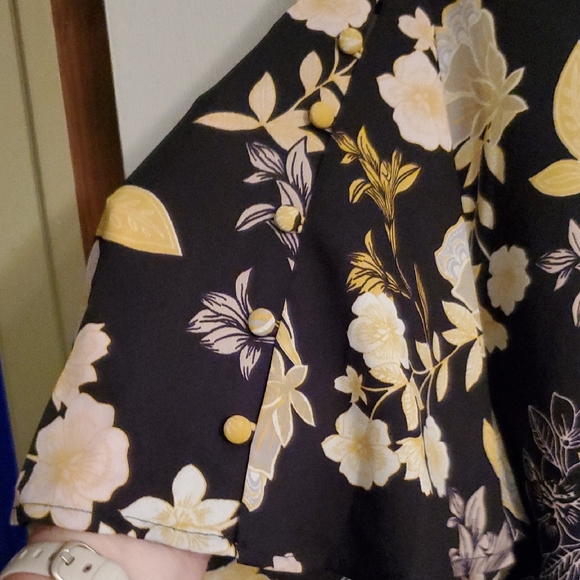Floral Print Blouse - Picture 3 of 4